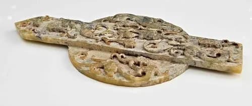 Warring States–Han Dynasty Chi-Dragon Relief Jade Gui-Bi